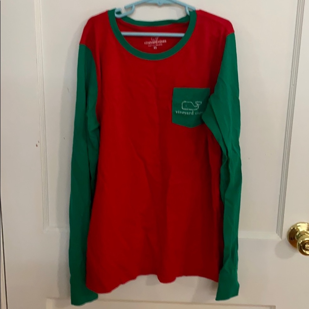 red and green vineyard vines long sleeve tee